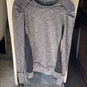 Lululemon black/gray marled top Sz 10
